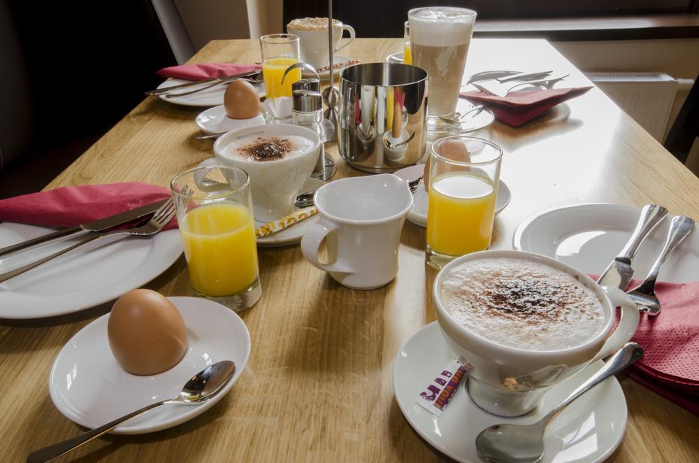 Papperl A' Pub Hotel Schonberg am Kamp ภายนอก รูปภาพ